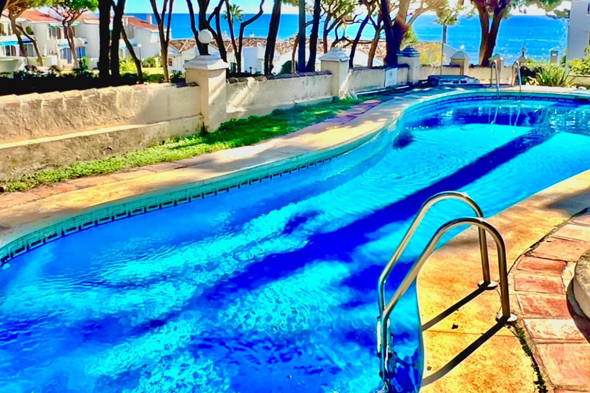 Mijas Costa - Beachside Apartment-B Sitio de Calahonda Kültér fotó