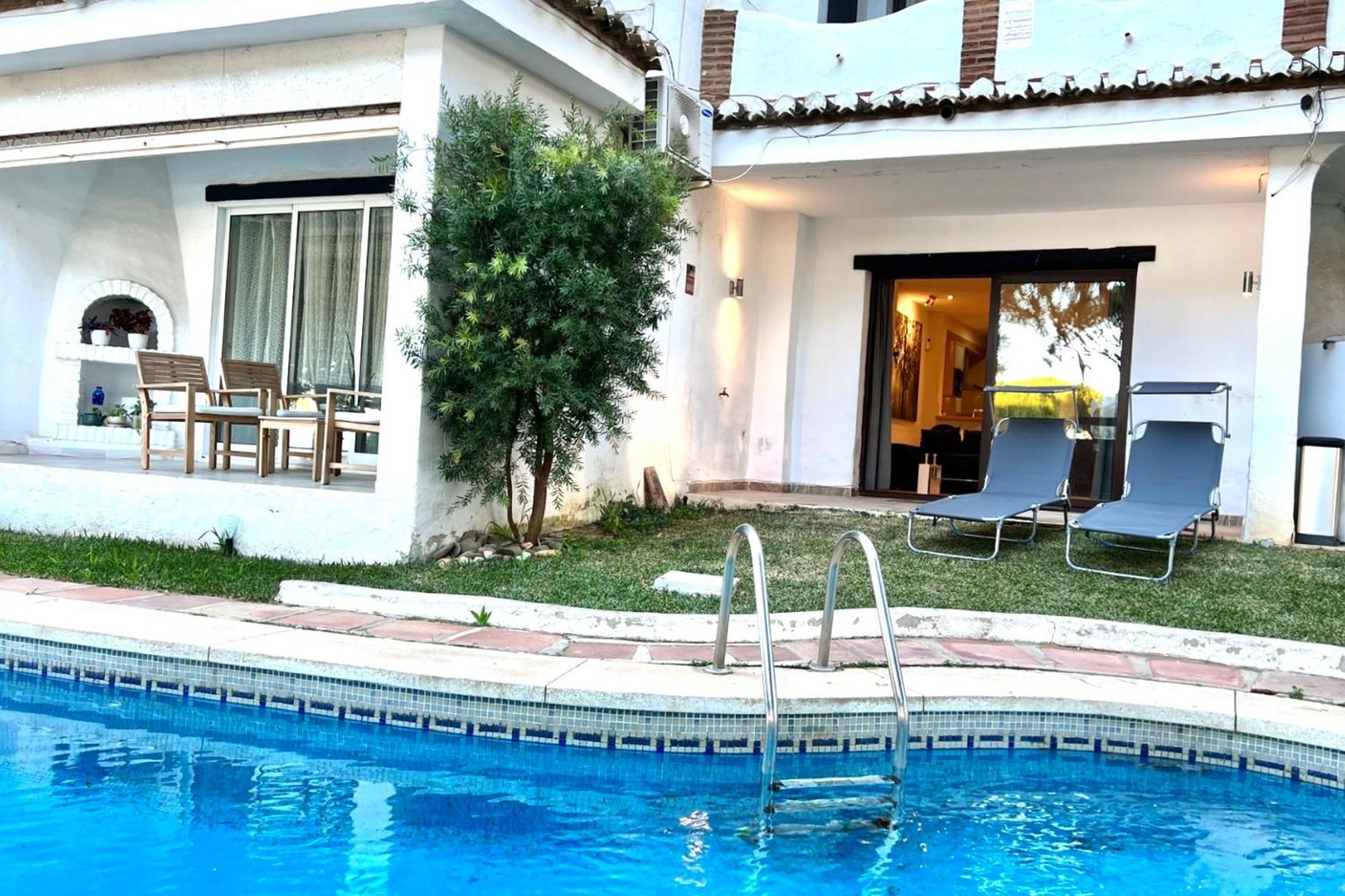 Mijas Costa - Beachside Apartment-B Sitio de Calahonda Kültér fotó